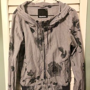 Bench jacket with hood